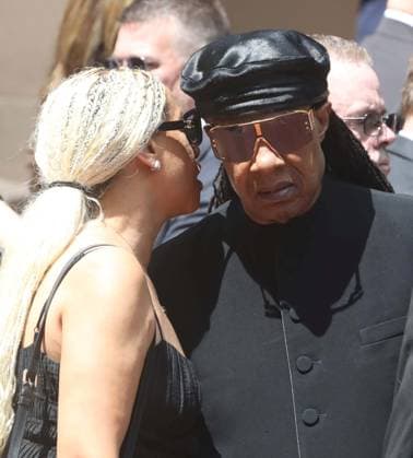 June 29, 2026, New York, New York, USA: TOMEEKA ROBYN BRACY and singer STEVIE WONDER seen at music mogul Clive Davis s Funeral held at Central Synagogue in midtown Manhattan. New York USA - ZUMAk03_ 20260629_zaf_k03_116 Copyright: xNancyxKaszermanx
