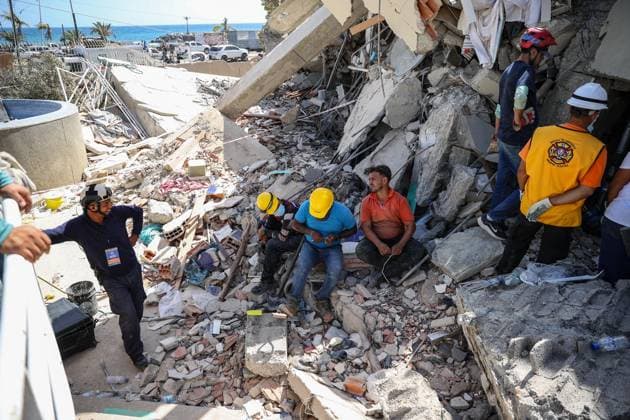 Search and rescue operations continue in Earthquake-hit Venezuela LA GUAIRA, VENEZUELA - JUNE 29: Members of search and rescue teams conduct search and rescue operations for survivors trapped under collapsed buildings following powerful earthquakes in La Guaira, Venezuela on June 29, 2026. Cem Tekkesinoglu Anadolu La Guaira Venezuela. Editorial use only. Please get in touch for any other usage.  Copyright: x2026xAnadoluxCemxTekkesinoglux