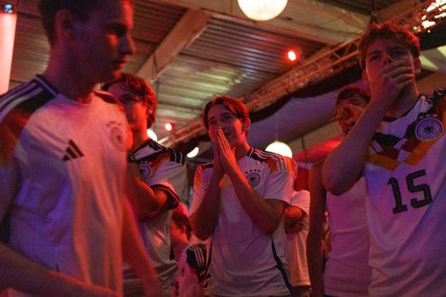 German Fans Watch Final World Cup Match at Public Viewing Germany - Munich, 30.06.2026 Upset spectators, as football fans watch Germanys FIFA World Cup 2026 Round of 32 match against Paraguay during a public viewing event at the Backstage Kulturzentrum in Munich. Germany was eliminated after a 1 1 draw and a 4 3 penalty shootout defeat, ending its World Cup campaign. Bavaria