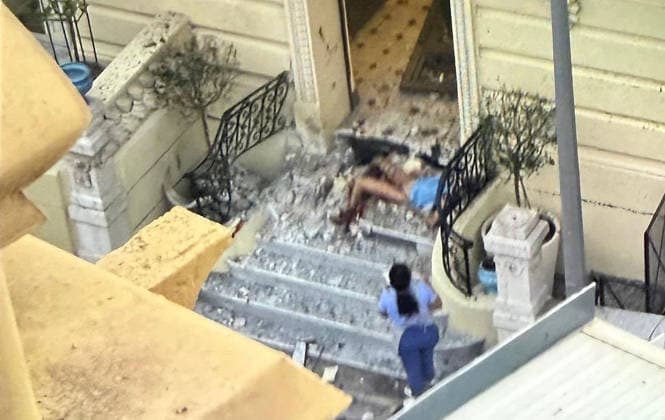 One of the victims on the building’s staircase. A violent explosion caused by a parcel bomb was heard in Monaco on Monday, June 29, 2026. Oligarch Vadim Ermolaev, Ukraine’s 23rd-richest person, and his partner are among the injured. The explosion occurred around 9 p.m. in a residential building in the ultra-secure, 2-square-kilometer Mediterranean microstate, along the border with France. Monegasque authorities reported two people in critical condition—a couple in their 50s or 60s—and one person in serious condition, a 13-year-old teenager, without specifying their identities. Condemning a heinous crime, Prince Albert II described the incident as a shock to the entire Monegasque community, while affirming, The Principality of Monaco wil  Copyright: xAgencex xBestimagexAgencex xBestimagex