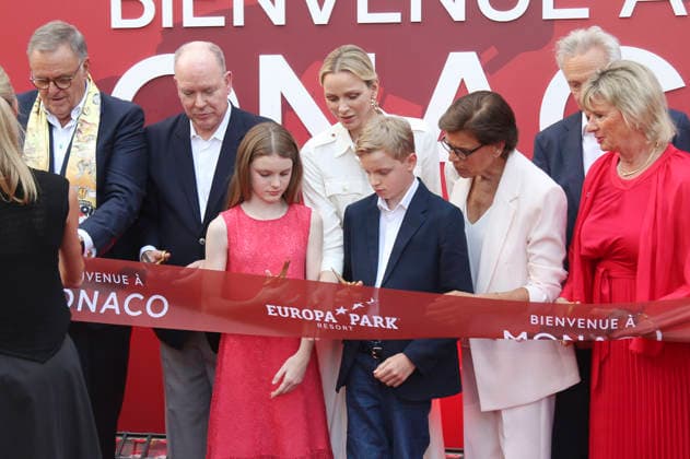 Roland Mack, Albert II. Fürst von Monaco, Prinzessin Gabriella von Monaco, Charlene Fürstin von Monaco, Erbprinz Jacques von Monaco, Stephanie von Monaco, Jürgen Mack und Mauritia Mack bei der Einweihung des Themenbereichs Monaco im Europa-Park. Rust, 29.06.2026 *** Roland Mack, Albert II, Prince of Monaco, Princess Gabriella of Monaco, Charlene, Princess of Monaco, Crown Prince Jacques of Monaco, Stephanie of Monaco, Jürgen Mack, and Mauritia Mack at the opening of the Monaco theme area at Europa-Park in Rust, June 29, 2026 Foto:xAgenturxWehnertx xGränzdörferx xFuturexImagex monaco_6637