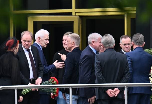 Russia Former Defence Minister Ivanov Death 9197752 30.06.2026 Chairman of the Russian Military Historical Society Vladimir Medinsky, right, attends a farewell ceremony for former Russian DefenÑe Minister Sergei Ivanov, who died at the age of 73 on June 26, at the Central Clinical Hospital in Moscow, Russia. Yuri Kochetkov Sputnik Moscow Russia  Copyright: xYurixKochetkovx