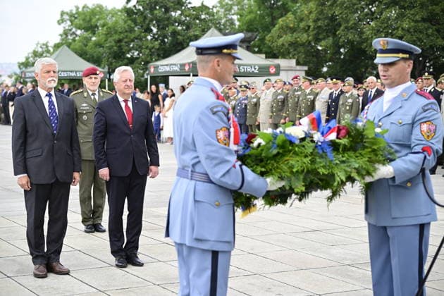 Ceremonial parade marking Czech Armed Forces Day and the handover of the post of Chief of the General Staff of the Czech Armed Forces took place at the National Memorial at Vitkov, in Prague, Czech Republic, on June 30, 2026. From left, President Petr Pavel, new Chief of the General Staff Miroslav Hlavac and Minister of Defence Jaromir Zuna laying a wreath. (CTKxPhoto RomanxVondrous) CTKPhotoP2026063003578  CTKPhotoP2026063003578