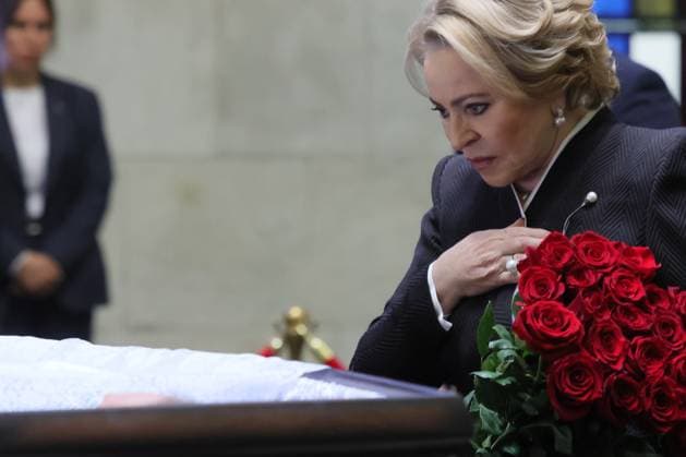 Russia Former Defence Minister Ivanov Death 9197816 30.06.2026 Russian Federation Council Speaker Valentina Matvienko pays her respects next to the coffin of former Russian DefenÑe Minister Sergei Ivanov, who died at the age of 73 on June 26, during a farewell ceremony at the Central Clinical Hospital ahead of his funeral in Moscow, Russia. Mikhail Metzel Sputnik Moscow Russia  Copyright: xMikhailxMetzelx