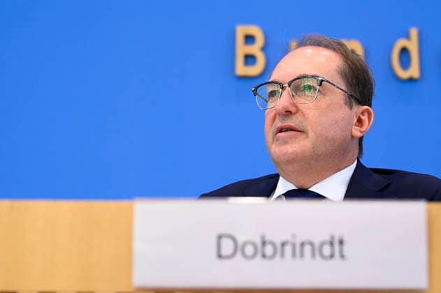 ABB BPK- Alexander Dobrindt CDU Politiker Bundesminister des Innern bei der Veroeffentlichung des Berichts Vorstellung des Verfassungsschutzberichtes 2025 auf der BPK Bundespressekonferenz am 30.06.2026 in Berlin Berlin Deutschland *** ABB BPK Alexander Dobrindt, CDU politician and Federal Minister of the Interior, at the release of the 2025 Report on the Protection of the Constitution during the BPK Federal Press Conference on June 30, 2026, in Berlin, Germany