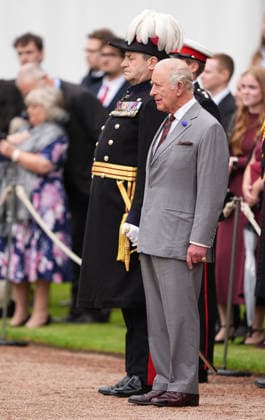 King visits Scotland for Holyrood Week King Charles III (right) during the Ceremony of the Keys in the gardens of the Palace of Holyroodhouse in Edinburgh, as part of the King s visit to Scotland for Holyrood Week. Picture date: Tuesday June 30, 2026., Credit:Aaron Chown PA ROTA - B68 Avalon UK, Edinburgh  Copyright: xAaronxChownx xPAxROTAx-xB68x xAvalonx 1113543643
