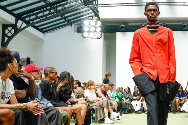 Nigo, Pharrell Williams, and his wife Helen Lasichanh attend the Sacai Men s Ready-to-Wear Spring Summer 2027 fashion show during Paris Fashion Week, France, on June 28, 2026 Bestimage Sacai Menswear Spring Summer 2027 fashion show as part of Paris Fashion Week on June 28, 2026 in Paris, France Paris France  Copyright: xAgencex xBestimagexAgencex xBestimagex