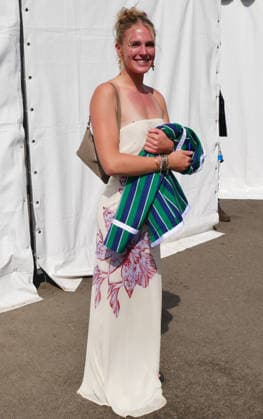 Henley Royal Regatta Fashion Day 1 People arrive in their finery in the sunshine on the first day of the event. The 2026 Henley Royal Regatta takes place from Tuesday 30th June to Sunday 5th July 2026. This historic, six-day head-to-head knockout rowing competition is held on the River Thames in Henley on Thames. It stands as the absolute pinnacle of the international and British summer military, student, and club rowing calendars., Credit:Geoffrey Swaine Geoff Swaine - B4563 Avalon UK, Oxfordshire, Henley on Thames  Copyright: xGeoffreyxSwainex xGeoffxSwainex-xB4563x xAvalonx 1113533432