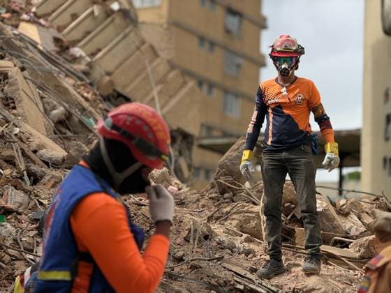 Search efforts continue at the Moises building in San Bernardino, Caracas CARACAS, VENEZUELA - JUNE 30: Venezuelan Civil Protection officials continue search and rescue operations in the Moises building in San Bernardino, where security and rescue agencies continue their efforts to locate and recover bodies in Caracas, Venezuela on June 30, 2026. Operations are still underway at the site. Julio Urribarri Anadolu Caracas Venezuela. Editorial use only. Please get in touch for any other usage.  Copyright: x2026xAnadoluxJulioxUrribarrix