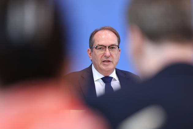 Berlin, Deutschland, 30.06.2026: Bundespressekonferenz: Vorstellung des Verfassungsschutzberichtes 2025: Bundesminister des Innern Alexander Dobrindt (CSU) *** Berlin, Germany, June 30, 2026 Federal Press Conference: Presentation of the 2025 Report on the Protection of the Constitution Federal Minister of the Interior Alexander Dobrindt (CSU) Copyright: xdtsxNachrichtenagenturx dts_125722