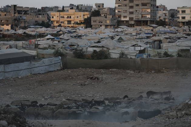 Displaced Palestinians endure harsh conditions in Deir al-Balah camp Displaced Palestinians live in worn-out tents clustered in Deir al-Balah, central Gaza Strip, on June 30, 2026. Hundreds of thousands of Palestinians continue to live in displacement camps and temporary shelters amid severe shortages of food, water, and basic services as the war continues. Photo by Hassan al-Jedi apaimages Nusairat Gaza Strip Palestinian Territory 300626_Deir_al-Balah_HJ_00(11).jpeg Copyright: xapaimagesxHassanxal-Jedixx xapaimagesx