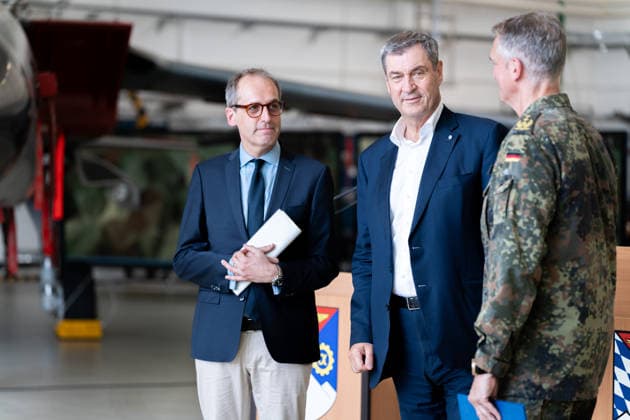 Kaufbeuren, Bavaria, Germany - June 30, 2026: Kaufbeuren Air Base, the Bundeswehr, and the German Air Force: The Future of the Arrow Weapon System for Germany (AWS-G), Air Defense, Military Base, and Pilot Project for Historic Preservation. Ministerial Director Dr. Alexander Götz (Head of the Force Development Division at the Federal Ministry of Defense), Minister President Dr. Markus Söder (CSU), and Lieutenant General Holger Neumann (Inspector General of the Air Force) *** Fliegerhorst Kaufbeuren, Bundeswehr und Luftwaffe: Zukunft des Arrow Weapon System for Germany (AWS-G), Luftverteidigung, Militärstandort und Pilotvorhaben Denkmalschutz. Ministerialdirektor Dr. Alexander Götz (Hauptabteilungsleiter Aufwuchs im Bundesministerium der