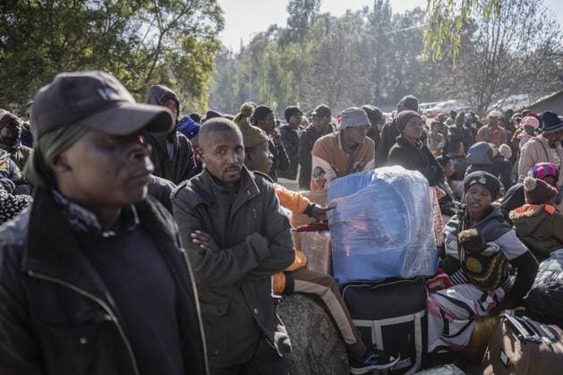 Migrants seek repatriation at Malawi Consulate in Johannesburg after unrest JOHANNESBURG, SOUTH AFRICA - JUNE 30: A group of Malawian undocumented migrants gather in front of the Malawian Consulate building to prepare for their return home by buses following a resurgence of xenophobic attacks and anti-migrant protests in Johannesburg, South Africa on June 30, 2026. Ihsaan Haffejee Anadolu Johannesburg South Africa. Editorial use only. Please get in touch for any other usage.  Copyright: x2026xAnadoluxIhsaanxHaffejeex