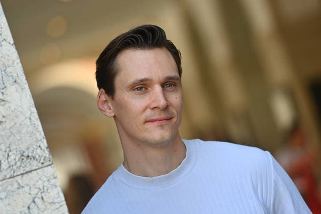 Rick OKON (Schauspieler), Einzelbild,angeschnittenes Einzelmotiv,Portrait,Portraet. ZDF Empfang Get Together Orange Hour in H ugo s Bar anlaesslich Filmfest Muenchen am 30.06.2026. *** Rick OKON, actor; still image, cropped single shot, portrait; portrait at the ZDF Reception Get-Together Orange Hour at Hugo s Bar during the Munich Film Festival on June 30, 2026