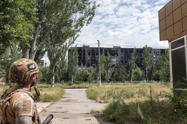 White Angels police unit evacuates civilians from Druzhkivka DRUZHKIVKA, UKRAINE - JUNE 30: ‘White Angels’ police unit evacuate civilians in Druzhkivka, Ukraine on June 30, 2026. Diego Herrera Carcedo Anadolu Druzhkivka Ukraine. Editorial use only. Please get in touch for any other usage.  Copyright: x2026xAnadoluxDiegoxHerreraxCarcedox