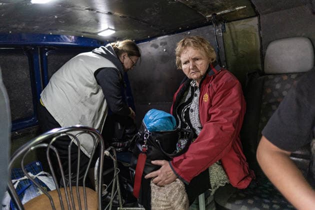 White Angels police unit evacuates civilians from Druzhkivka DRUZHKIVKA, UKRAINE - JUNE 30: ‘White Angels’ police unit evacuate civilians in Druzhkivka, Ukraine on June 30, 2026. Diego Herrera Carcedo Anadolu Druzhkivka Ukraine. Editorial use only. Please get in touch for any other usage.  Copyright: x2026xAnadoluxDiegoxHerreraxCarcedox