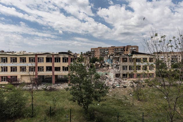 White Angels police unit evacuates civilians from Druzhkivka DRUZHKIVKA, UKRAINE - JUNE 30: ‘White Angels’ police unit evacuate civilians in Druzhkivka, Ukraine on June 30, 2026. Diego Herrera Carcedo Anadolu Druzhkivka Ukraine. Editorial use only. Please get in touch for any other usage.  Copyright: x2026xAnadoluxDiegoxHerreraxCarcedox