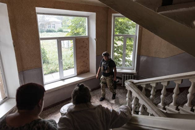 White Angels police unit evacuates civilians from Druzhkivka DRUZHKIVKA, UKRAINE - JUNE 30: ‘White Angels’ police unit evacuate civilians in Druzhkivka, Ukraine on June 30, 2026. Diego Herrera Carcedo Anadolu Druzhkivka Ukraine. Editorial use only. Please get in touch for any other usage.  Copyright: x2026xAnadoluxDiegoxHerreraxCarcedox