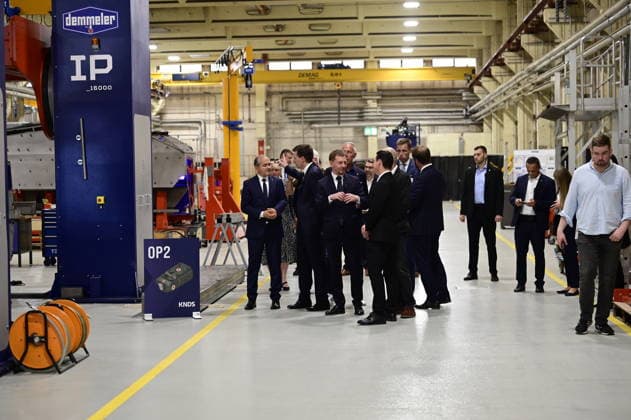 KNDS Werk Görlitz. Fertigungshalle GTK Boxer, Sanitätsfahrzeug (sgSanKfz) der Bundeswehr. Florian Hohenwarter CEO KNDS Deutschland; Ministerpräsident Michael Kretschmer; Standortleiter Enrico Blocksdorf. Im Rahmen des Besuchs des Ministerpräsidenten wird ein Überblick über die Transformation des Standorts gegeben. Görlitz, 30.06.2026 *** KNDS Görlitz Plant, GTK Boxer production hall, Bundeswehr sgSanKfz medical vehicle; Florian Hohenwarter, CEO of KNDS Germany; Minister President Michael Kretschmer; Site Manager Enrico Blocksdorf. As part of the Minister President’s visit, an overview of the site’s transformation will be provided. Görlitz, June 30, 2026 Copyright: xMatthiasxWehnertx