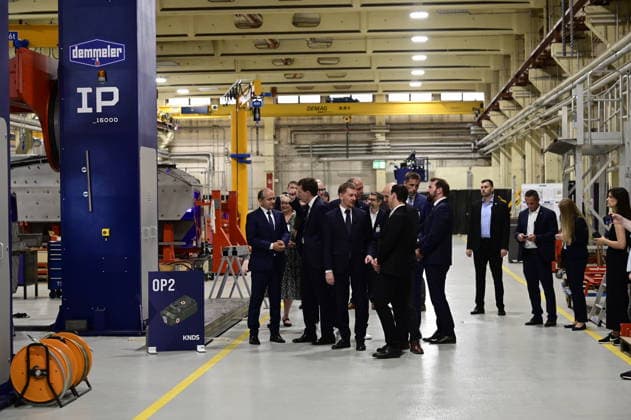 KNDS Werk Görlitz. Fertigungshalle GTK Boxer, Sanitätsfahrzeug (sgSanKfz) der Bundeswehr. Florian Hohenwarter CEO KNDS Deutschland; Ministerpräsident Michael Kretschmer; Standortleiter Enrico Blocksdorf. Im Rahmen des Besuchs des Ministerpräsidenten wird ein Überblick über die Transformation des Standorts gegeben. Görlitz, 30.06.2026 *** KNDS Görlitz Plant, GTK Boxer production hall, Bundeswehr sgSanKfz medical vehicle; Florian Hohenwarter, CEO of KNDS Germany; Minister President Michael Kretschmer; Site Manager Enrico Blocksdorf. As part of the Minister President’s visit, an overview of the site’s transformation will be provided. Görlitz, June 30, 2026 Copyright: xMatthiasxWehnertx
