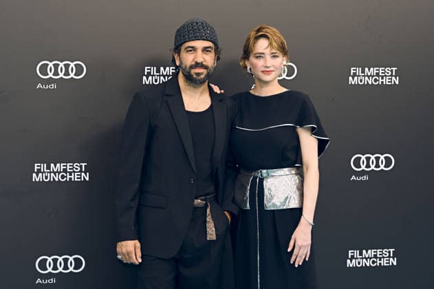 Elyas M Barek und Haley Bennett bei der Premiere des Kinofilms Virginia Woolf s Night & Day auf dem 43. Filmfest München 2026 in der Hochschule für Fernsehen und Film. München, 30.06.2026 *** Elyas M. Barek and Haley Bennett at the premiere of the film *Virginia Woolf s Night Day* at the 43rd Munich Film Festival in 2026 at the University of Television and Film Munich, June 30, 2026 Foto:xB.xGillmannx xFuturexImagex woolf_6616