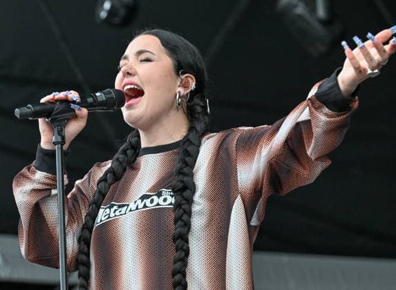 Blenheim Palace Festival 2026, Teddy Swims headlines Tuesday 30 July, Blenheim Palace, Woodstock, Oxfordshire, UK Lauren Spencer Smith and her band perform on the main stage for the Blenheim Palace Festival 2026, Teddy Swims headlines Tuesday 30 July, Blenheim Palace, Woodstock, Oxfordshire, UK, Credit:Jules Annan Avalon England  Copyright: xJulesxAnnanx xAvalonx 1113644720
