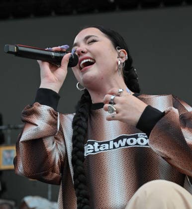 Blenheim Palace Festival 2026, Teddy Swims headlines Tuesday 30 July, Blenheim Palace, Woodstock, Oxfordshire, UK Lauren Spencer Smith and her band perform on the main stage for the Blenheim Palace Festival 2026, Teddy Swims headlines Tuesday 30 July, Blenheim Palace, Woodstock, Oxfordshire, UK, Credit:Jules Annan Avalon England  Copyright: xJulesxAnnanx xAvalonx 1113646023