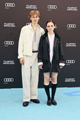 Philip Günsch und Mariella Aumann bei der Premiere des ARD-Films Chamäleon auf dem 43. Filmfest München 2026 in der Hochschule für Fernsehen und Film. München, 30.06.2026 *** Philip Günsch and Mariella Aumann at the premiere of the ARD film *Chamäleon* at the 43rd Munich Film Festival in 2026 at the University of Television and Film Munich, June 30, 2026 Foto:xB.xGillmannx xFuturexImagex chamaeleon_6611