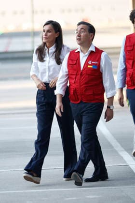 Queen Letizia bids farewell to the AECID emergency medical team heading to Venezuela to assist those affected by the earthquakes. Queen Letizia and the Minister of Foreign Affairs, José Manuel Albares, bid farewell to the AECID emergency medical team heading to Venezuela to assist those affected by the earthquakes, on July 1, 2026, in Madrid, Spain. QUEEN LETIZIA EARTHQUAKES VENEZUELA MEDICAL TEAM JULY 1, 2026 Antonio Gutié Madrid Madrid, Spain  Copyright: xAntonioxGutiÃ rrezx 7634881