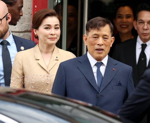 King Maha Vajiralongkorn and Queen Suthida of Thailand visiting the Museum of Decorative Arts in Paris King Maha Vajiralongkorn and Queen Suthida of Thailand visiting the Museum of Decorative Arts in Paris, France on June 30, 2026  Copyright: xDidierxFereyx