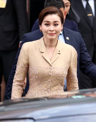 King Maha Vajiralongkorn and Queen Suthida of Thailand visiting the Museum of Decorative Arts in Paris King Maha Vajiralongkorn and Queen Suthida of Thailand visiting the Museum of Decorative Arts in Paris, France on June 30, 2026  Copyright: xDidierxFereyx