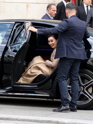 King Maha Vajiralongkorn and Queen Suthida of Thailand visiting the Museum of Decorative Arts in Paris King Maha Vajiralongkorn and Queen Suthida of Thailand visiting the Museum of Decorative Arts in Paris, France on June 30, 2026  Copyright: xDidierxFereyx