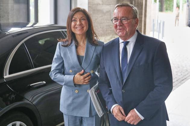 Berlin, Deutschland, 01.07.2026: Bundesverteidigungsministerium: Kabinettssitzung: Bundesministerin für Wirtschaft und Energie Katherina Reiche (CDU) und Bundesminister der Verteidigung Boris Pistorius (SPD) *** Berlin, Germany, July 1, 2026 Federal Ministry of Defense Cabinet Meeting Federal Minister of Economy and Energy Katherina Reiche (CDU) and Federal Minister of Defense Boris Pistorius (SPD) Copyright: xdtsxNachrichtenagenturx dts_125791