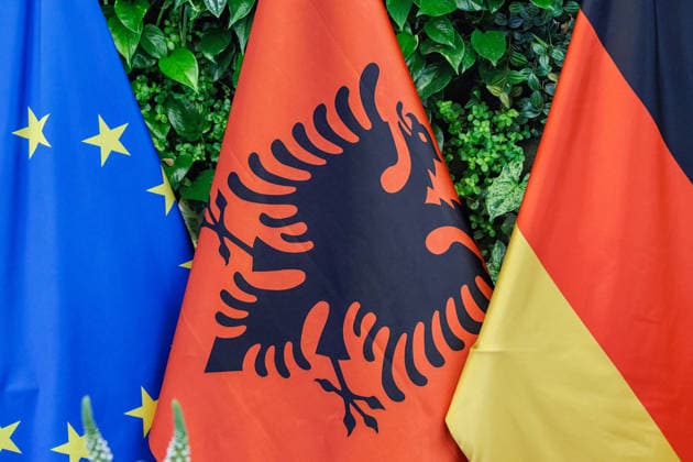 01.07.2026. Düsseldorf. NRW-Ministerpräsident Hendrik Wüst empfängt den Ministerpräsidenten der Republik Albanien Edi Rama in der Staatskanzlei des Landes Nordrhein-Westfalen. Düsseldorf Staatskanzlei Nordrhein-Westfalen Deutschland *** July 1, 2026, Düsseldorf, North Rhine-Westphalia: Minister President Hendrik Wüst welcomes Edi Rama, Minister President of the Republic of Albania, at the State Chancellery of North Rhine-Westphalia in Düsseldorf, State Chancellery of North Rhine-Westphalia, Germany