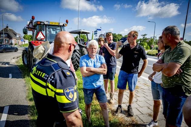 BERGAMBACHT - A group of farmers is gathering to drive to The Hague with tractors to protest against the cabinet s new nitrogen plans. The House of Representatives is debating the nitrogen plans, and dissatisfied farmers are expected to attend that debate. ROBIN UTRECHT ANP netherlands out - belgium out  Copyright: xx x562519856x originalFilename: 562519856.jpg