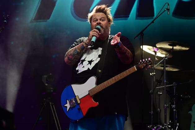 Bowling For Soup performing in Halifax Bowling For Soup performing at The Piece Hall in Halifax Featuring: Jaret Reddick Where: Halifax, United Kingdom When: 30 Jun 2026 Credit: Graham Finney WENN Halifax United Kingdom Copyright: xWENNx wenn41483976 x wenn41483976