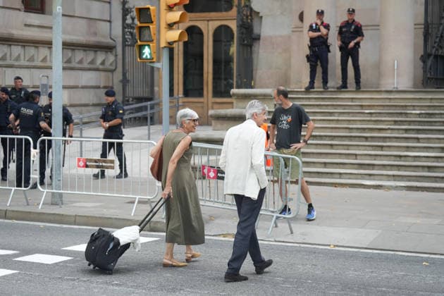 The trial of Vergés and Argimon for delaying COVID-19 vaccinations for national police officers and Civil Guard members continues. Josep Maria Argimon’s attorney, Olga Tubau, and former Health Minister Josep Maria Argimon, upon their arrival at the Barcelona Provincial Court on July 1, 2026, in Barcelona, Catalonia, Spain. The Barcelona Provincial Court has dropped the charge of violating workers’ rights against former Catalan Health Ministers Alba Vergés (ERC) and Josep Maria Argimon (Junts) for allegedly delaying COVID-19 vaccinations for national police officers and Civil Guard members, a charge that could have carried prison sentences for each of them; however, it has upheld the charge of malfeasance, for which the prosecution is seeki  Copyright: xDavidxZorrakinox 7635137