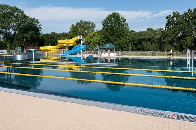 July 1, 2026, Breclav, South Moravia, Czech Republic: A view shows the municipal outdoor swimming pool following its reconstruction in Breclav, Czech Republic, on July 1, 2026. The outdoor complex reopened after about 18 months of construction as part of a CZK 530 million modernization project that also includes a new indoor swimming pool. Breclav Czech Republic - ZUMAc315 20260701_zsp_c315_005 Copyright: xMichaelxCabalx