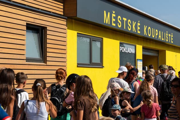 July 1, 2026, Breclav, South Moravia, Czech Republic: People wait in line outside the entrance to the municipal outdoor swimming pool before its reopening in Breclav, Czech Republic, on July 1, 2026. The outdoor facility officially opened to the public at 9:00 a.m. after approximately 18 months of reconstruction as part of a CZK 530 million redevelopment project that also includes a new indoor swimming pool scheduled for completion in early 2027. Breclav Czech Republic - ZUMAc315 20260701_zsp_c315_010 Copyright: xMichaelxCabalx
