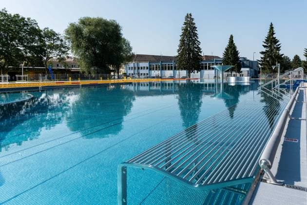 July 1, 2026, Breclav, South Moravia, Czech Republic: A view shows the municipal outdoor swimming pool following its reconstruction in Breclav, Czech Republic, on July 1, 2026. The outdoor complex reopened after about 18 months of construction as part of a CZK 530 million modernization project that also includes a new indoor swimming pool. Breclav Czech Republic - ZUMAc315 20260701_zsp_c315_019 Copyright: xMichaelxCabalx