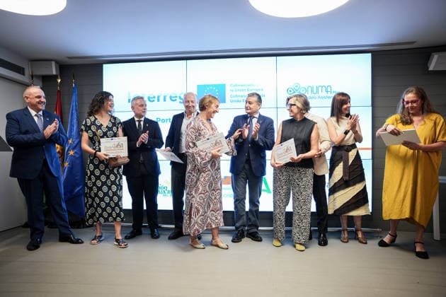 Awards Ceremony in Seville for Cardio-Safe Zones Designations Granted to Pharmacies as Part of the Numaplus Project The acting Regional Minister of Health, the Presidency, and Emergencies, Antonio Sanz 2i, participated in the ceremony to present cardio-safe zone certifications to pharmacies as part of the Numaplus project on July 1, 2026, in Seville, Andalusia, Spain. July 1, 2026 María José Ló Seville, Andalusia, Spain Seville, Andalusia, Spain Spain  Copyright: xMariaxJosÃ xLopezx 7635168