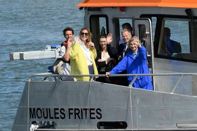 Bel Mer Mussels Presentation NIEUWPOORT, BELGIUM - JULY 01: Annelies Verlinden (CD&V), Minister of Justice of Federal Government, Hilde Crevits (CD&V,) Deputy Minister-President of the Government of Flanders, Flemish Minister for Home Affairs, Urban and Rural Policy, Living Together, Integration and Civic Integration, Public Governance, Social Economy and Fisheries, Stefan Goethaert, CEO Colruyt Group pictured during the press presentation of the Bel Mer mussels from Colruyt s marine farm on July 01, 2026 in Nieuwpoort, Belgium, 01 07 2026 Nieuwpoort Belgium  Copyright: xPhilipxReynaersx