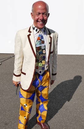 Henley Royal Regatta Fashion Day 2 People arrive in their finery in the sunshine on the second day of the event. General atmosphere on day two of the Henley Royal Regatta held along the banks of The River Thames in Oxfordshire., Credit:Geoffrey Swaine Geoff Swaine - B4563 Avalon UK, Oxfordshire, Henley on Thames  Copyright: xGeoffreyxSwainex xGeoffxSwainex-xB4563x xAvalonx 1113722110