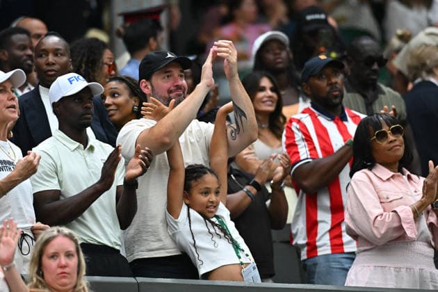 2026 Wimbledon - Serena Williams Family Alexis Ohanian, partner of Serena Williams of United States, holds daughter Adira River Ohanian during Serena Williams first round match at the 2025 Wimbledon Tennis Championships at the AELTC in London, GREAT BRITAIN, on JuNE 30, 2026. Photo by Corinne Dubreuil ABACAPRESS.COM London United Kingdom  Copyright: xDubreuilxCorinne ABACAx
