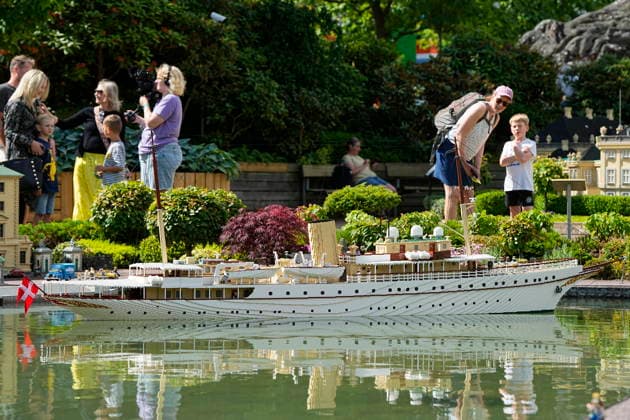 DENMARK Report from Legoland with the Royal Yacht Dannebrog built in Lego The Royal Yacht Dannebrog Legoland in Billund, Wednesday, July 1, 2026. The new construction in Miniland is inspired by Copenhagen Harbor. The area is built at a scale of 1:20, giving the model of the Royal Yacht a length of over four meters. 225, 000 bricks have been used for the construction of the Royal Yacht Dannebrog, and it has taken 800 hours to build the ship. (Photo: Bo Amstrup Scanpix 2026) , Billund Denmark *** DENMARK Report from Legoland featuring the Royal Yacht Dannebrog built from Lego The Royal Yacht Dannebrog at Legoland in Billund, Wednesday, July 1, 2026 The new structure in Miniland is inspired by Copenhagen Harbor The area is built to a scale o  Copyright: BoxAmstrupx spdk20260701-121849-L