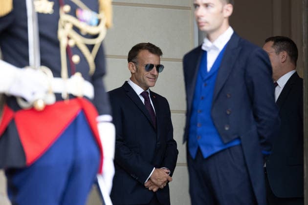 Grand Duke Guillaume and Grand Duchess Stephanie of Luxembourg received at Elysee French President Emmanuel Macron with sunglasses waiting arrival of Grand Duke Guillaume of Luxembourg and Grand Duchess Stephanie of Luxembourg before a meeting at Elysee Palace, Paris France on July 1 2026. Photo by Raphael Lafargue ABACAPRESS.COM Paris France  Copyright: xLafarguexRaphael ABACAx