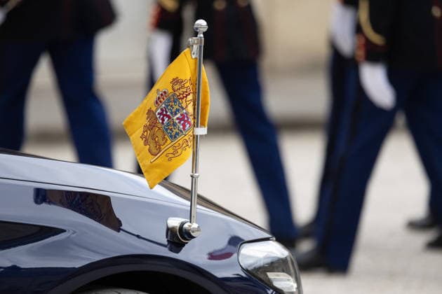 Grand Duke Guillaume and Grand Duchess Stephanie of Luxembourg received at Elysee Grand Duke Guillaume of Luxembourg and Grand Duchess Stephanie s car with flag of Luxembourg at Elysee Palace, Paris France on July 1 2026. Photo by Raphael Lafargue ABACAPRESS.COM Paris France  Copyright: xLafarguexRaphael ABACAx