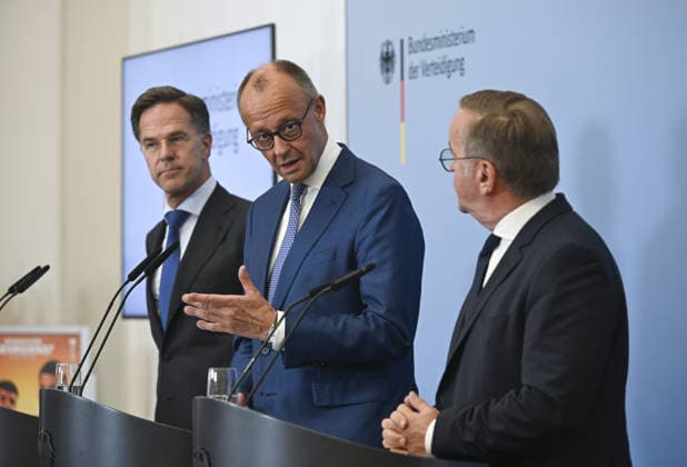 Merz, Rutte and Pistorius hold press conference in Berlin BERLIN, GERMANY - JULY 01: Following the meeting of the German cabinet at the Federal Ministry of Defence, German Chancellor Friedrich Merz (C), NATO Secretary General Mark Rutte (L), and German Defence Minister Boris Pistorius (R) hold a press conference in Berlin, Germany on July 01, 2026. Halil Sagirkaya Anadolu Berlin Germany. Editorial use only. Please get in touch for any other usage.  Copyright: x2026xAnadoluxHalilxSagirkayax