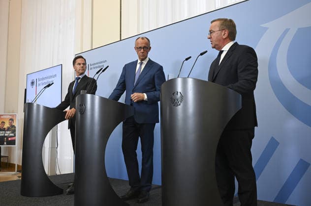 Merz, Rutte and Pistorius hold press conference in Berlin BERLIN, GERMANY - JULY 01: Following the meeting of the German cabinet at the Federal Ministry of Defence, German Chancellor Friedrich Merz (C), NATO Secretary General Mark Rutte (L), and German Defence Minister Boris Pistorius (R) hold a press conference in Berlin, Germany on July 01, 2026. Halil Sagirkaya Anadolu Berlin Germany. Editorial use only. Please get in touch for any other usage.  Copyright: x2026xAnadoluxHalilxSagirkayax