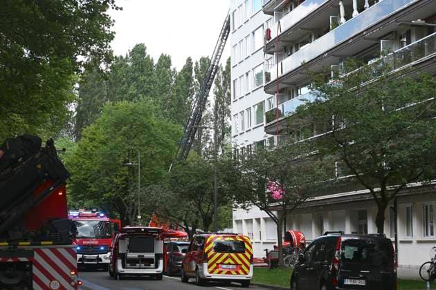 Appartmrent Building On Fire On The Left Bank ANTWERPEN, BELGIUM - JULY 01 : A major fire in a 10-story apartment building on the Left Bank in Antwerp has left several people dead and seriously injured..onJuly 1, 2026 in Antwerpen, Belgium, 01 07 2026 Antwerpen Belgium  Copyright: xBertxVanxDenxBrouckex